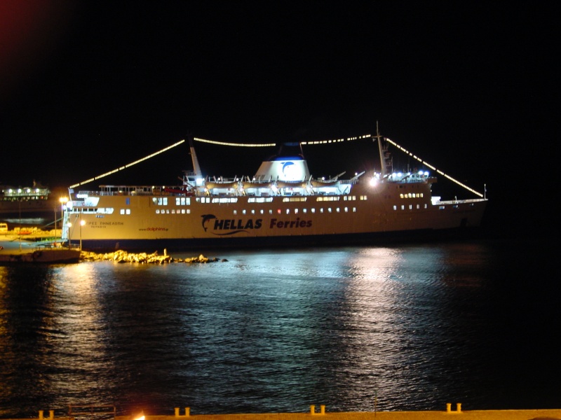 Rafina Schiff im Hafen.JPG -                                